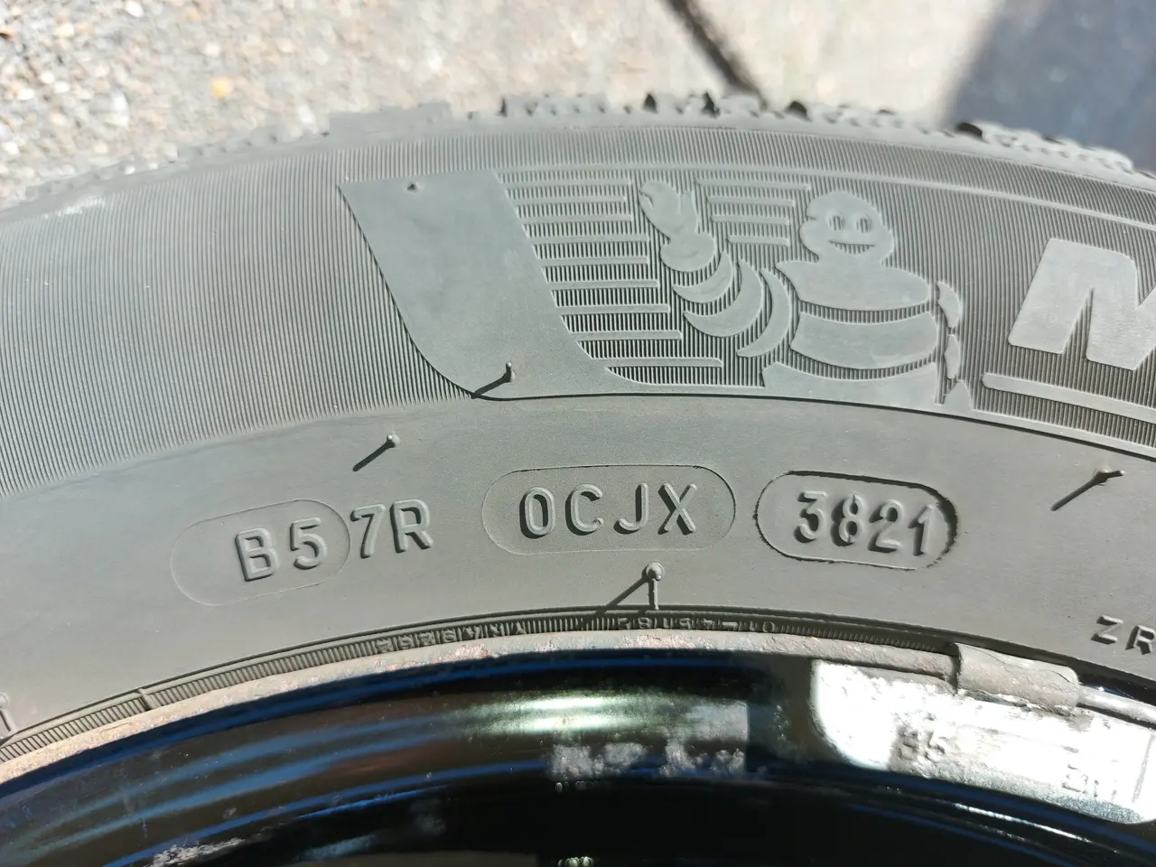 Billede 7 - Michelin vinterdæk på stålfælge m/Ford hjulkapsler