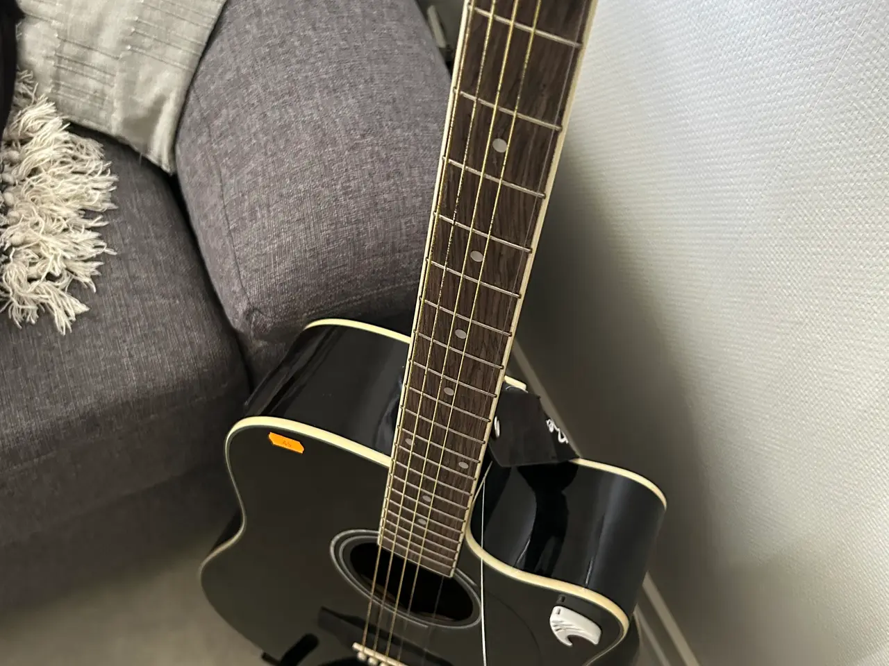 Billede 5 - 2 skt. Guitar samt tromme.