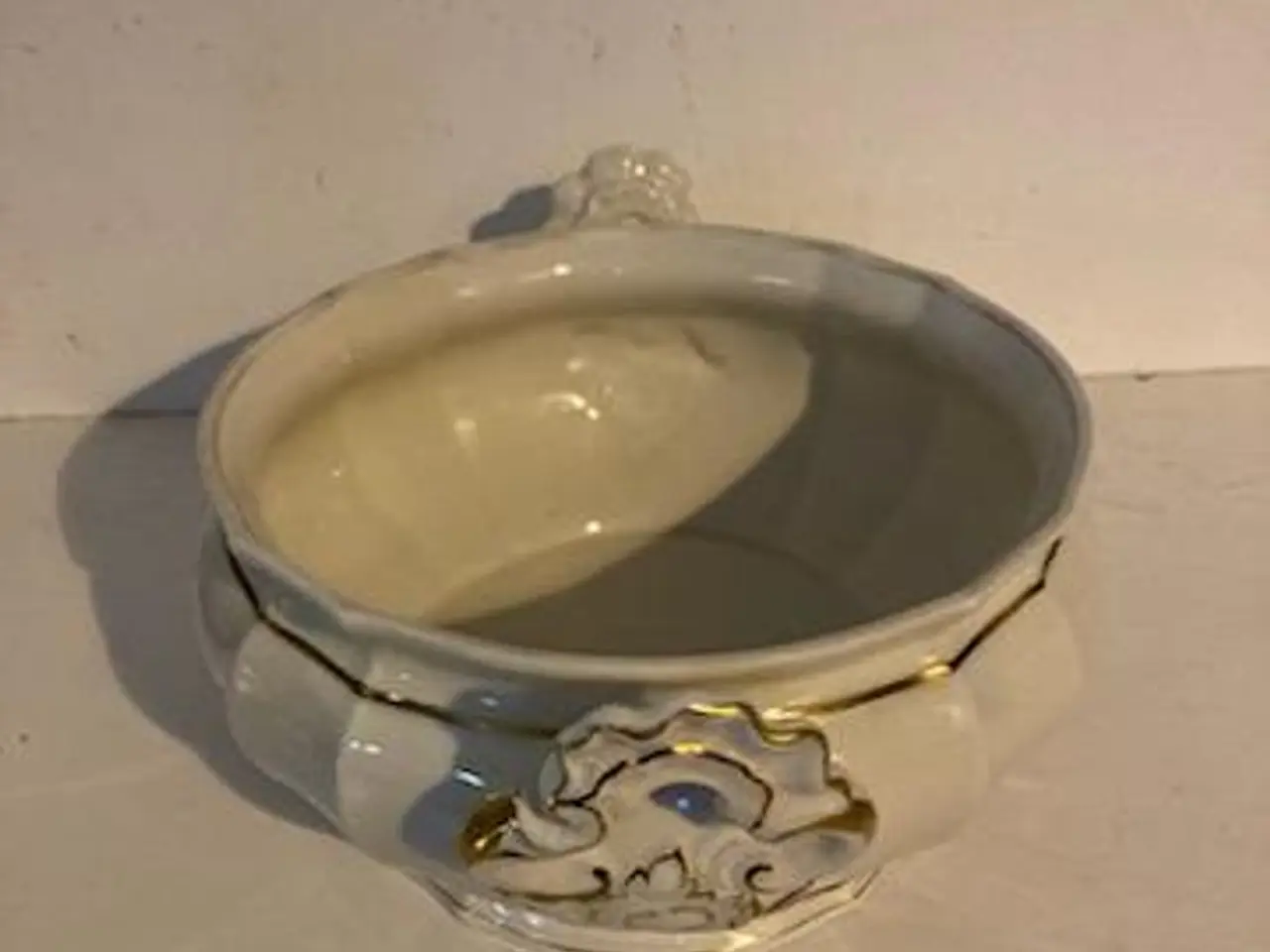 Billede 2 - Fin gammel terrin, bowle, skål med guld udsmykning