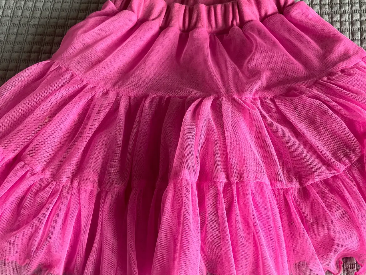 Billede 2 - Pink tyl nederdel str. 110/116