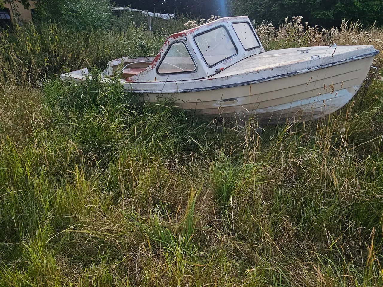 Billede 1 - Jolle med ophalervogn og motor