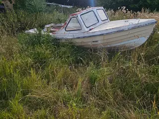 Jolle med ophalervogn og motor
