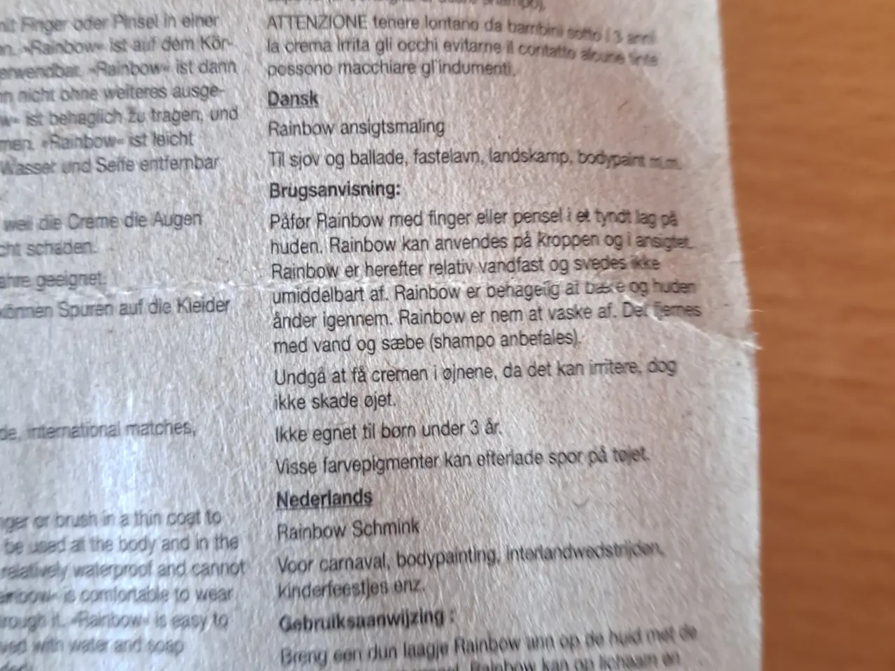 Billede 2 - Ansigts maling der er de farver som ses på billede
