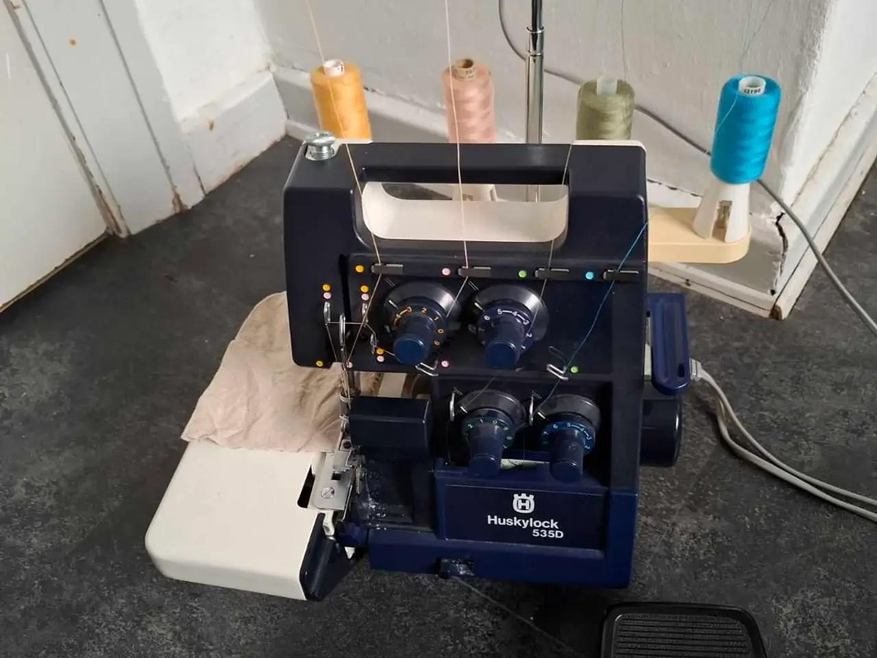 Billede 2 - Overlock Huskylock 535D
