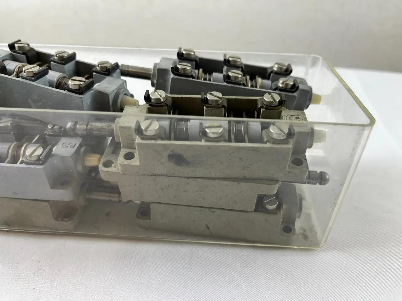 Billede 5 - Pneumatic ventil Manifold parti – Spring‑Plunger