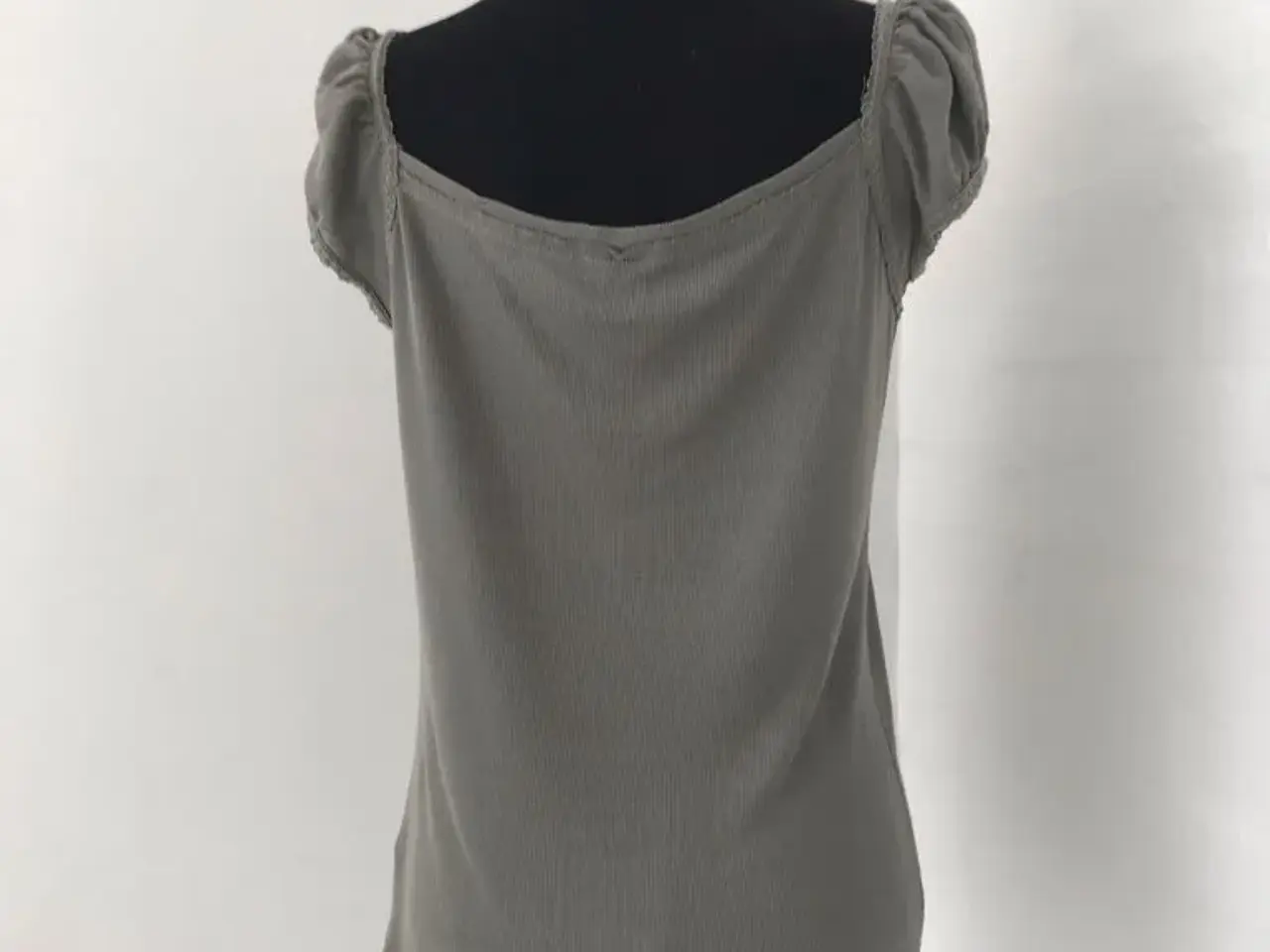 Billede 3 - T-shirt str.36
