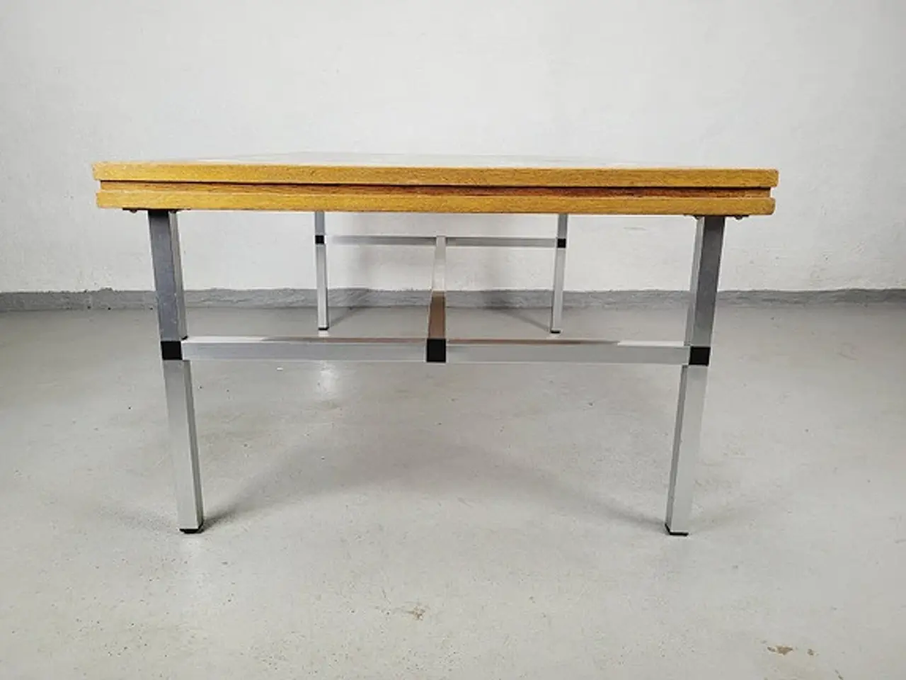 Billede 2 - Retro Kakkel Sofabord Tidløs i Egetræ og Aluminium