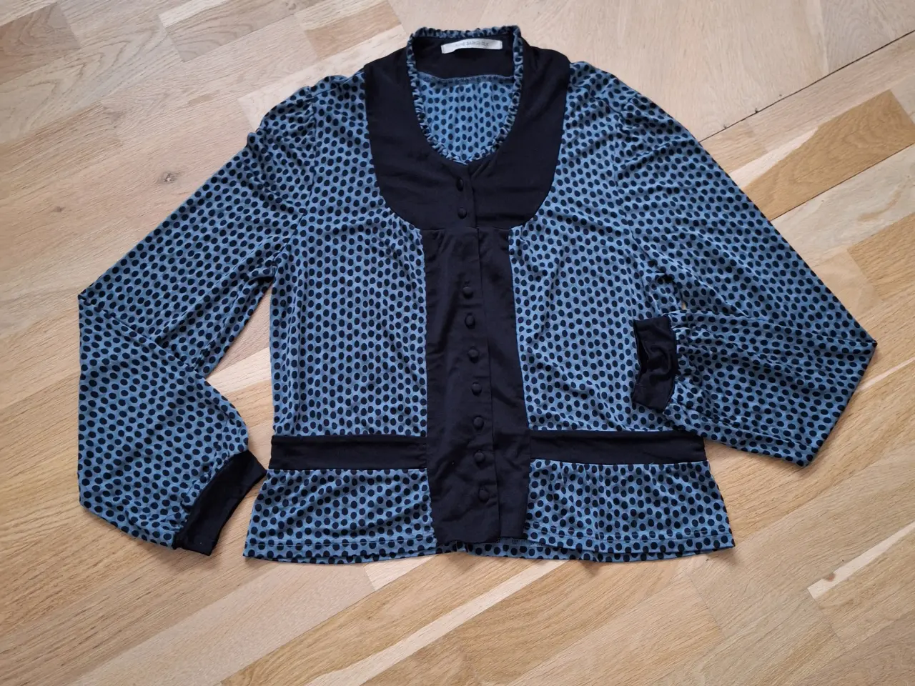 Billede 1 - Bluse/Cardigan  