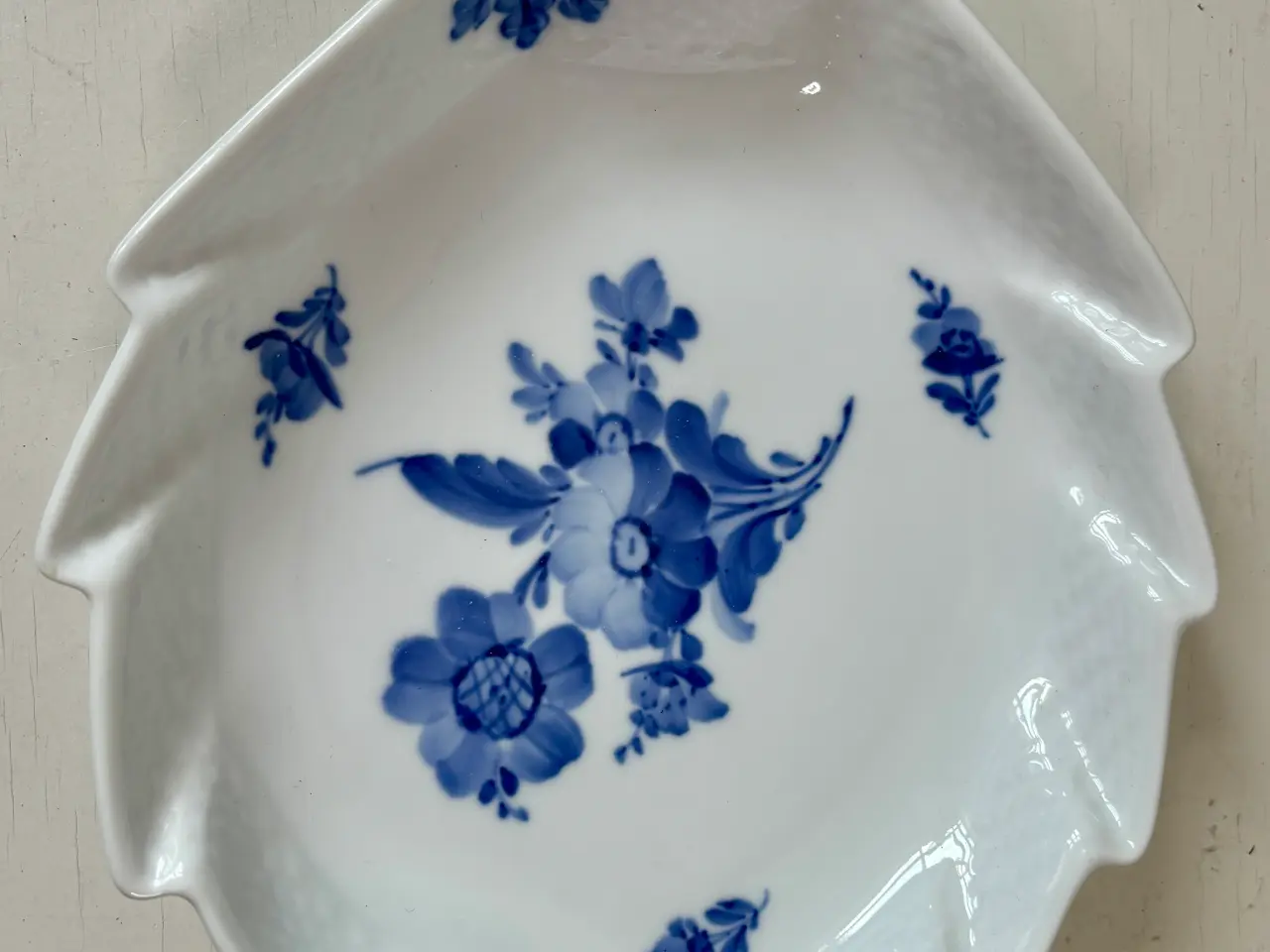 Billede 1 - Royal Copenhagen, Blå Blomst assiet / flettet