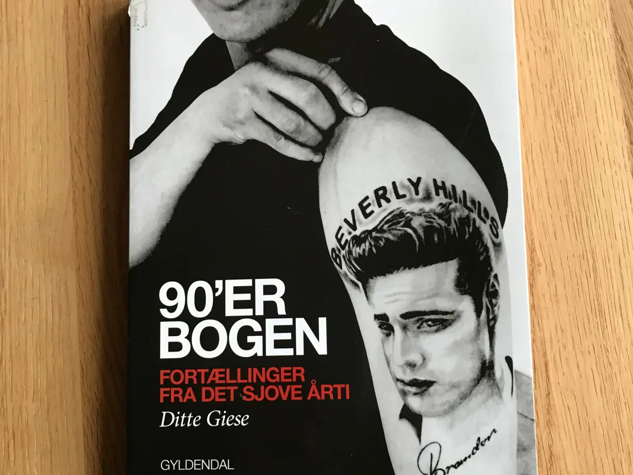 Billede 1 - 90'er Bogen - Fortællinger fra det sjove årti