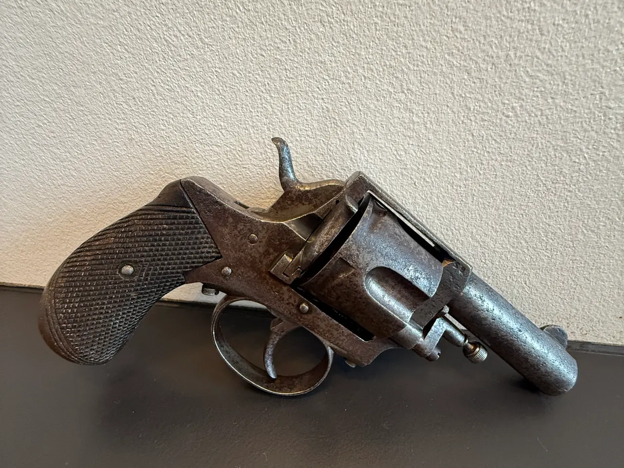 Billede 1 - Belgisk Bulldog revolver ca. 1880 – defekt – kræve