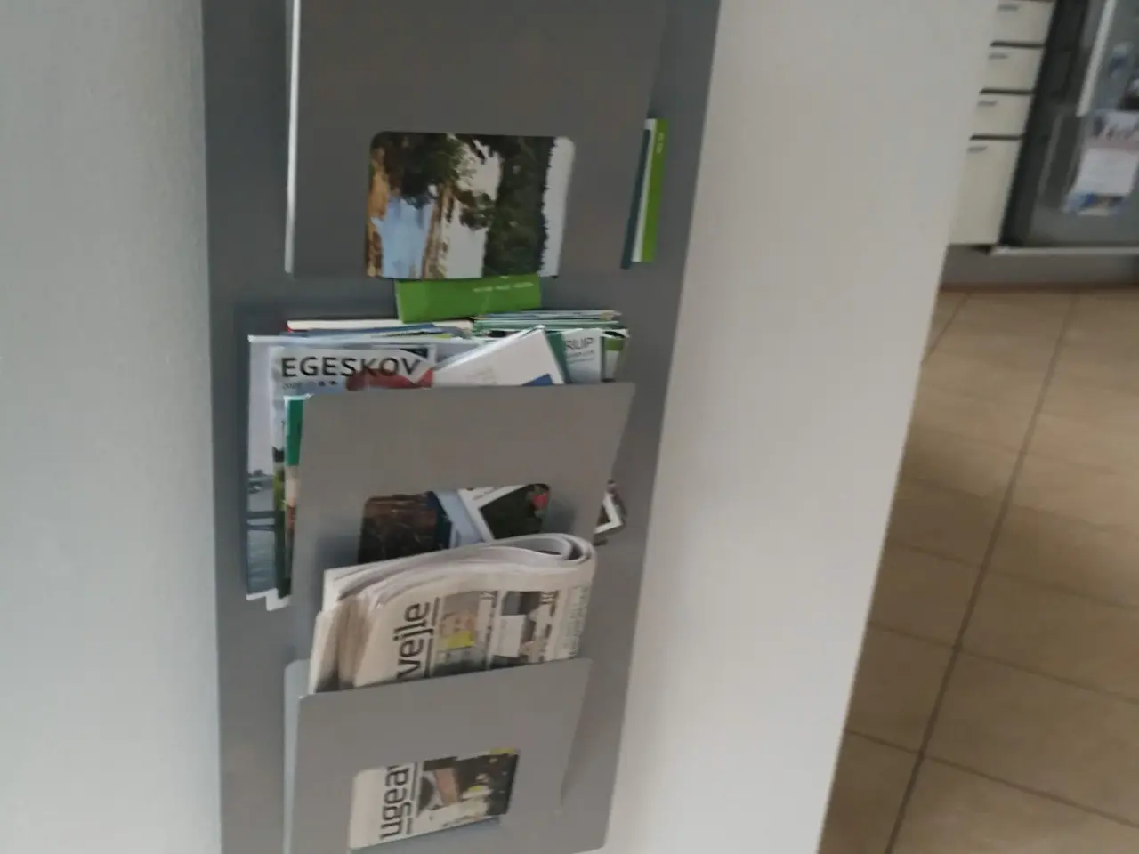 Billede 1 - 2 stk. IKEA tidsskriftsholdere SPONTAN