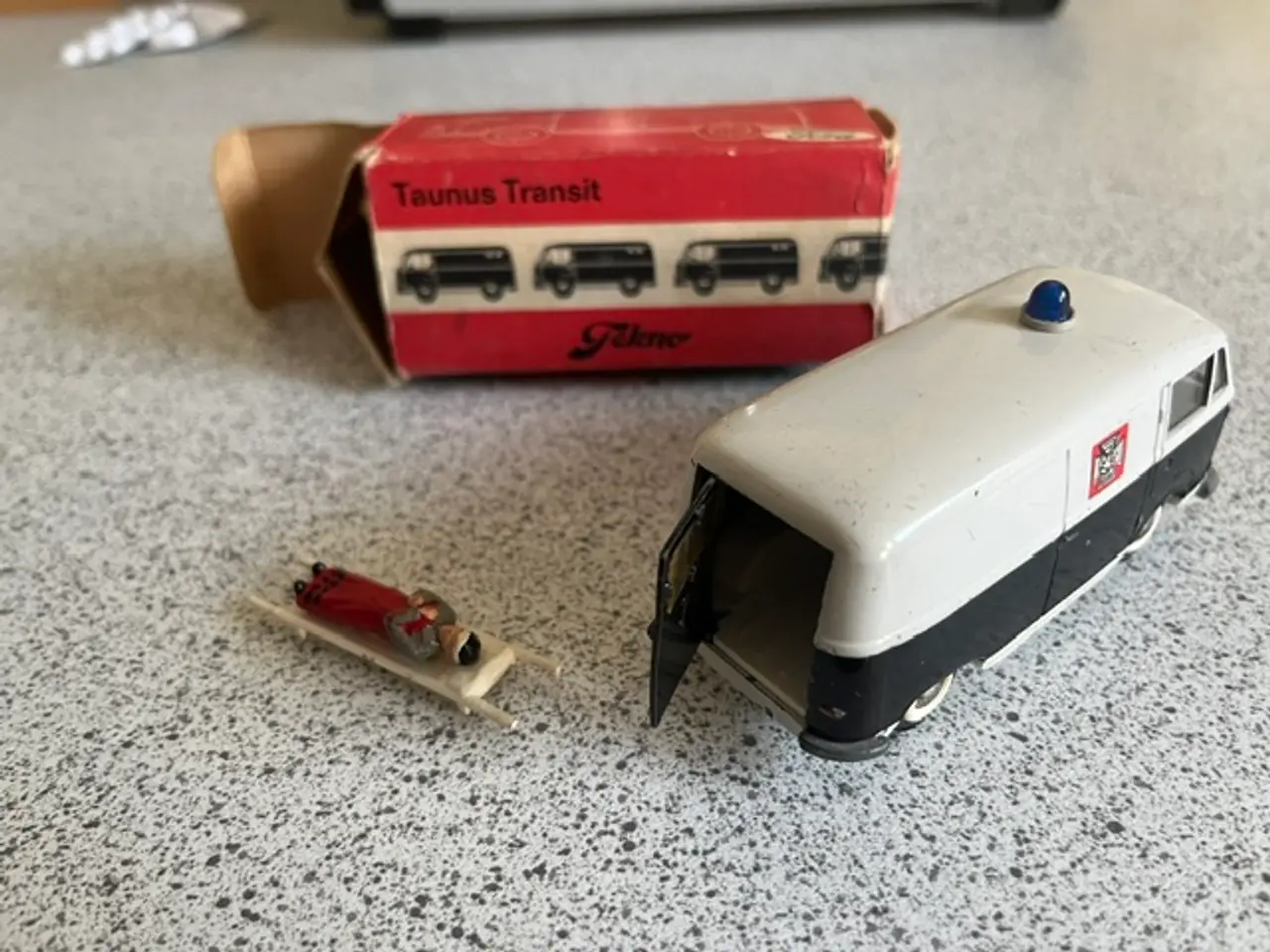 Billede 3 - Tekno Taunus Transit Falckbil