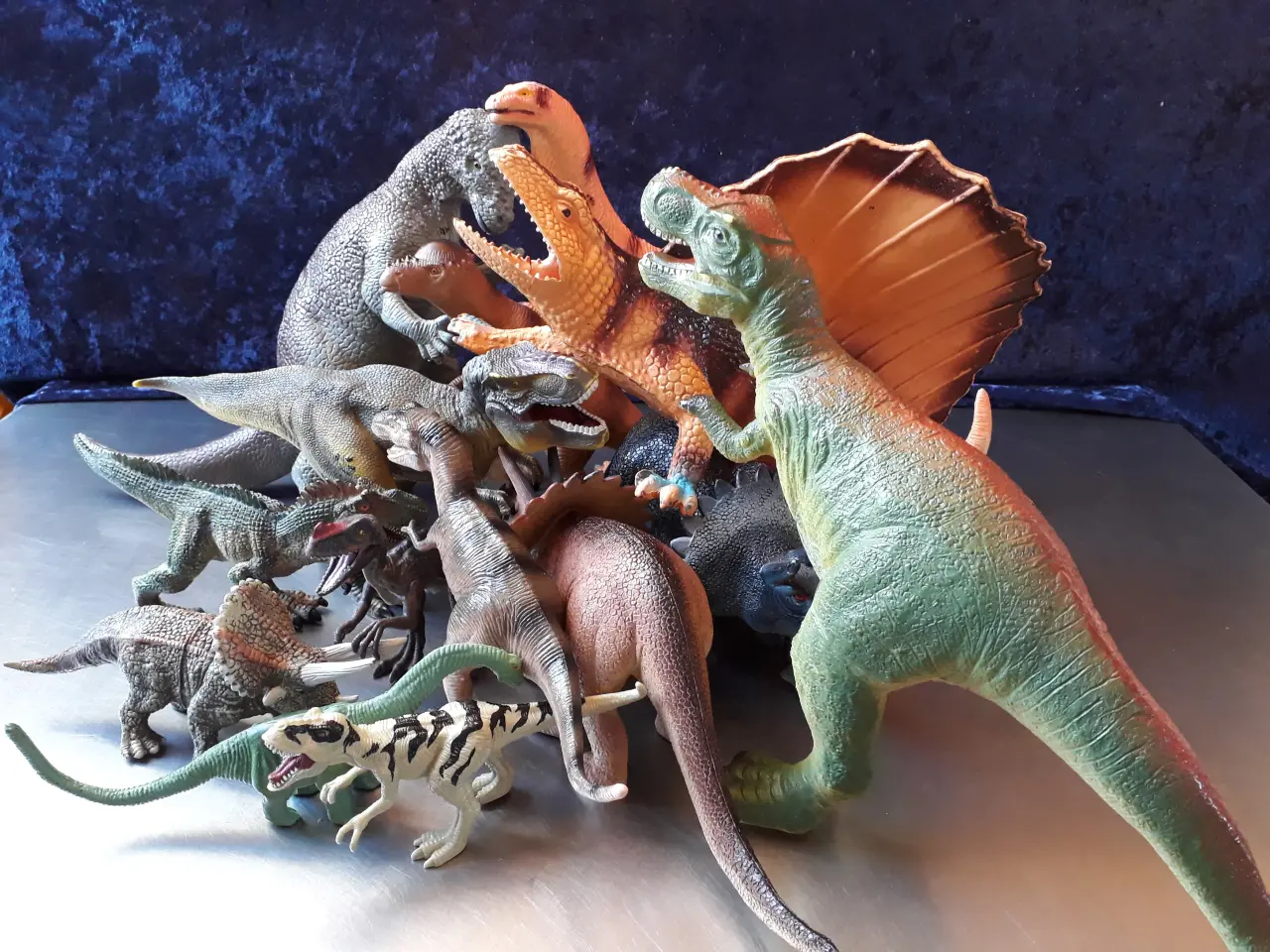 Billede 2 - 2,6 kg Dinosaurer