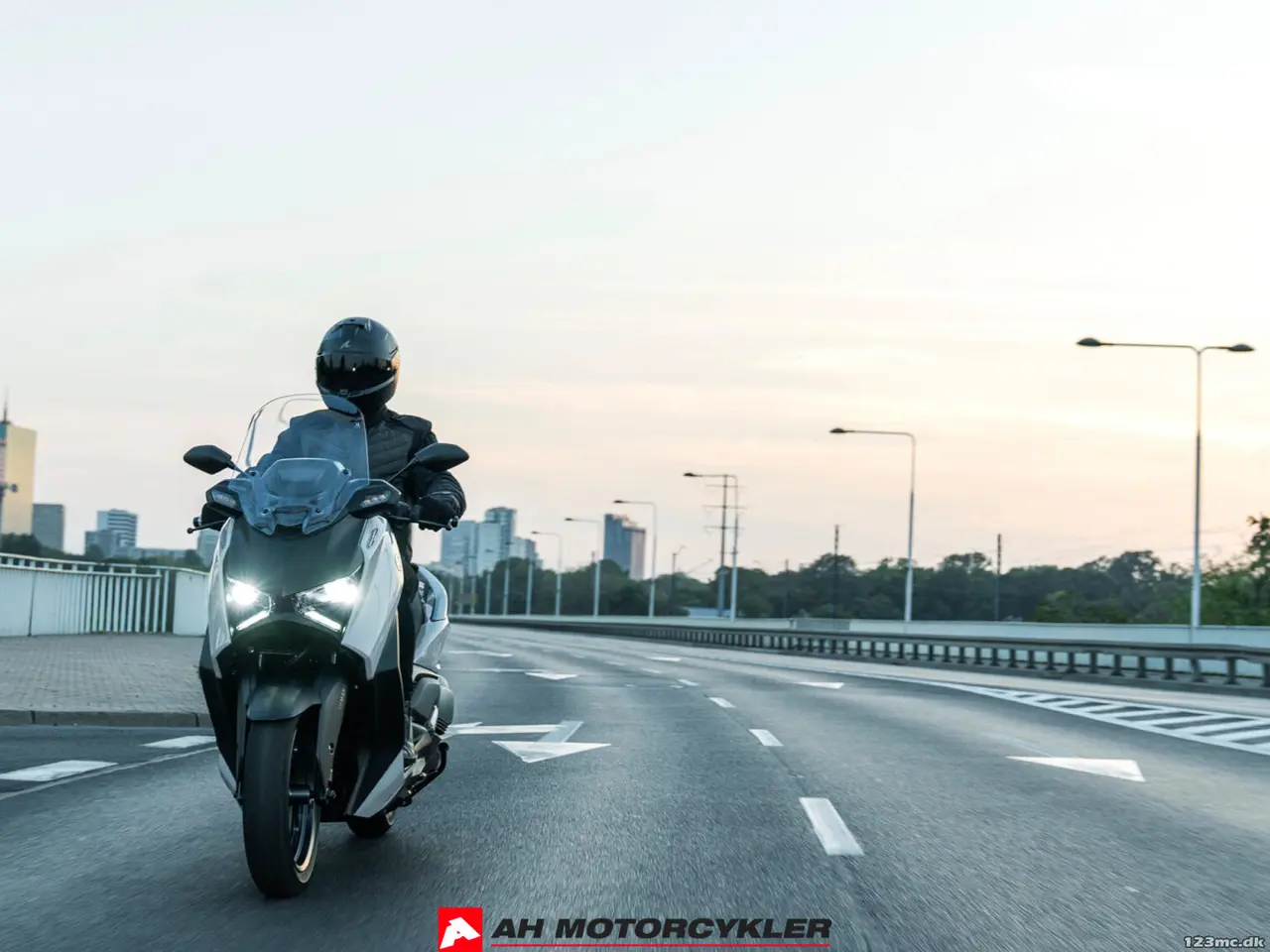 Billede 11 - Yamaha X-Max 300 Tech Max + Crystal Graphite