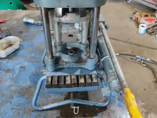 Slangepresse til hydraulikslanger