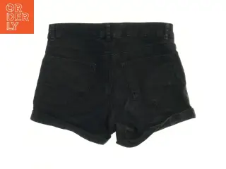 Sort shorts fra H&M (str. 152)
