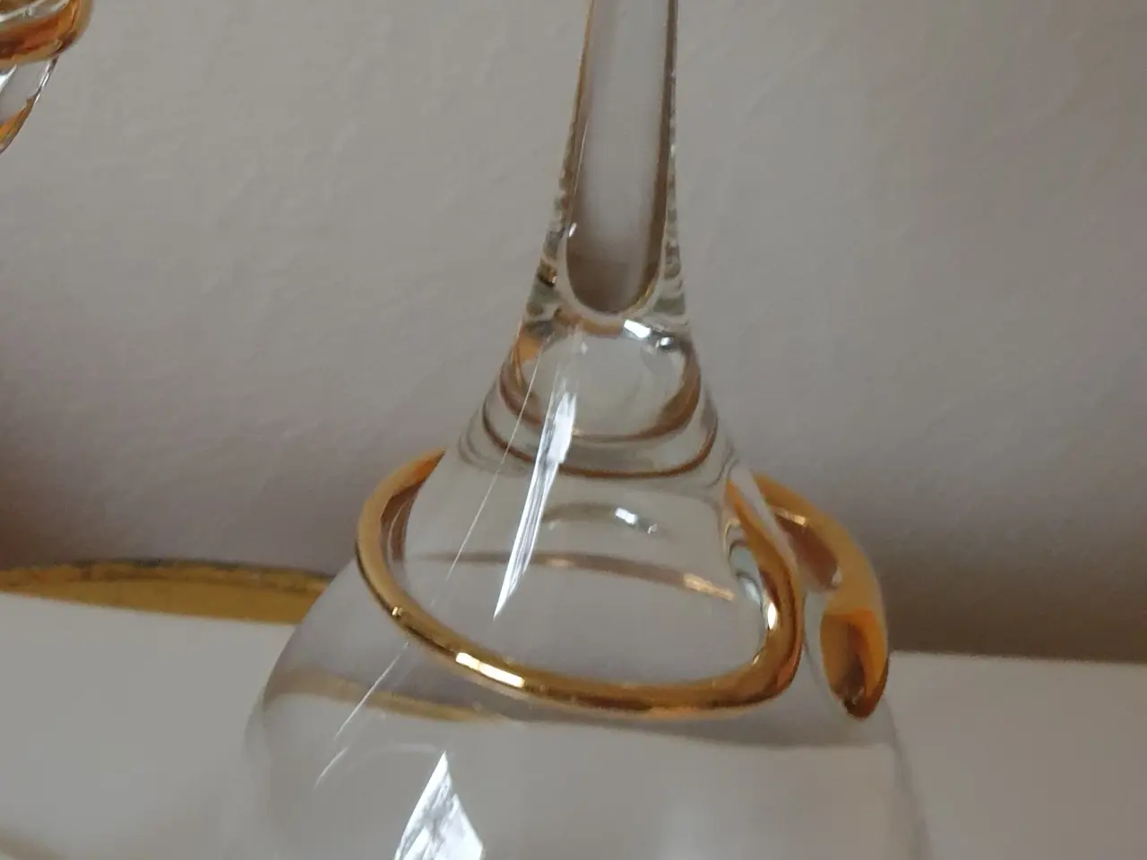 Billede 2 - Elegante Vinglas med Guld-Dekoration