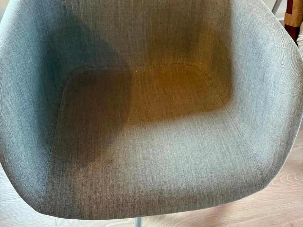 Billede 2 - 4 stk Muuto Fiber Armchair - Swivel Base, grå