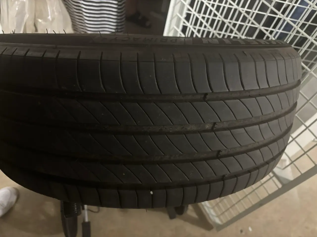 Billede 2 - Michelin sommerdæk 235/ 45 R19