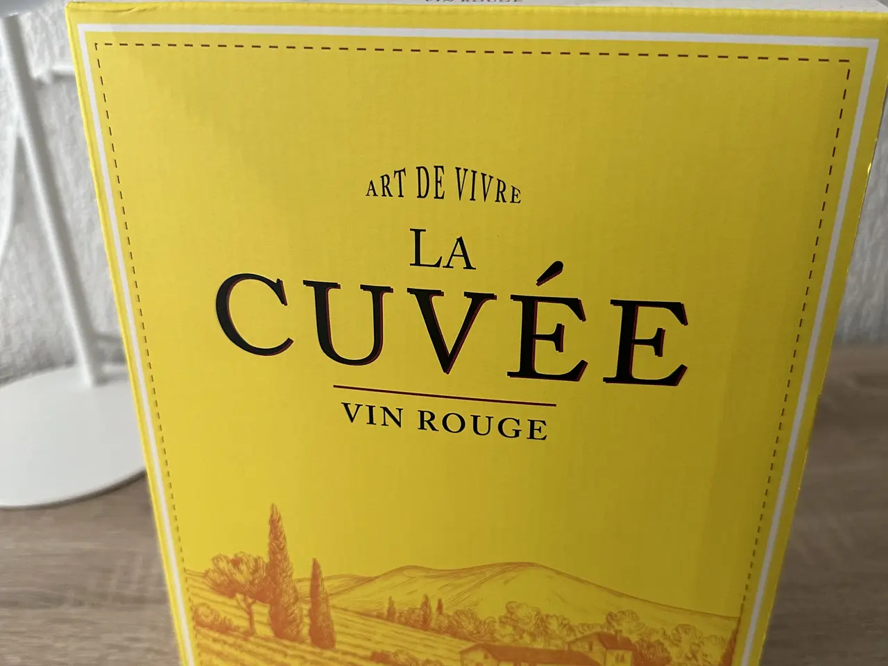 Billede 2 - 2 x 3 liter La Cuvée vin sælges
