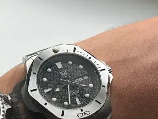 Scorpion Oslo (Swiss MVMT) ur