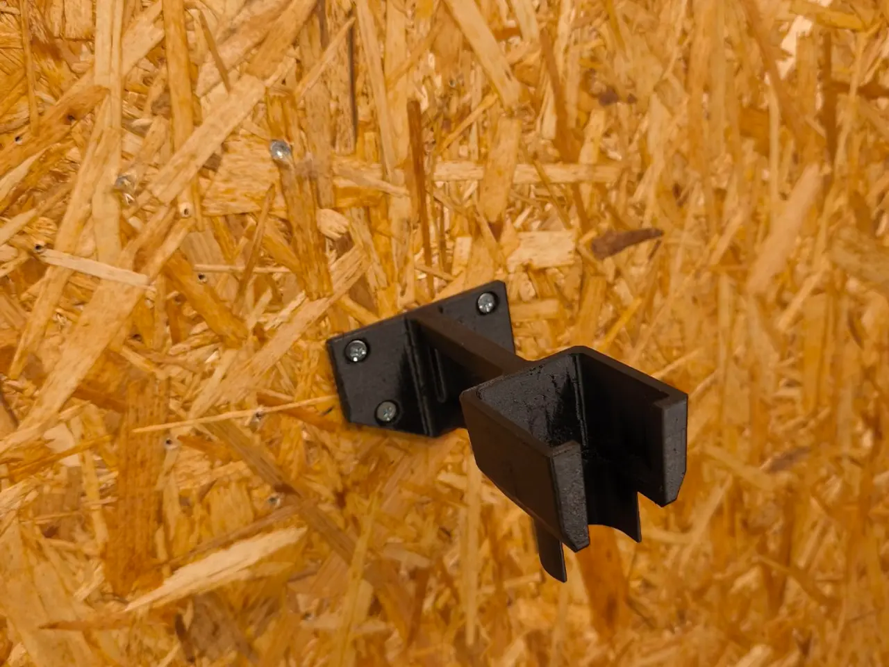 Billede 3 - Ryobi ONE+ græstrimmerholder – 3D-printet vægholde