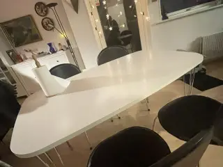 ‼️(Spisebords sæt) Bord og stole sælges‼️