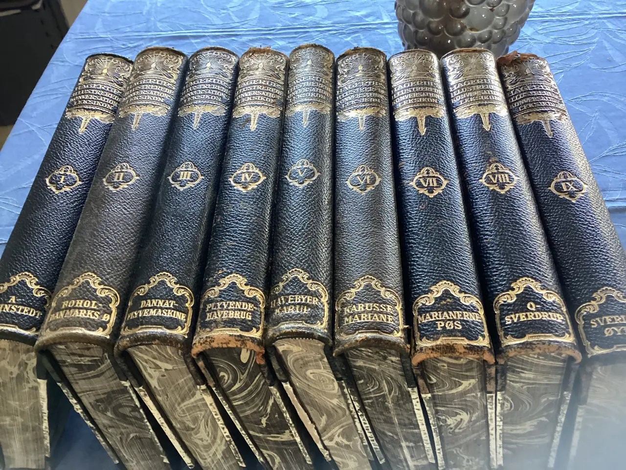 Billede 1 - Gl. Leksikon Hagerups