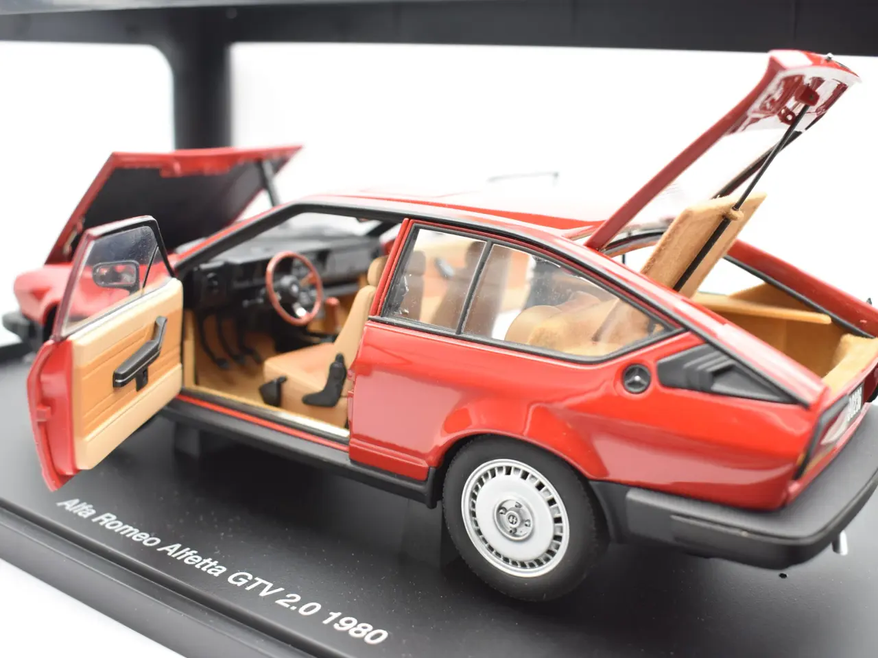 Billede 2 - 1980 Alfa Romeo GTV 2,0 - AUTOart - 1:18