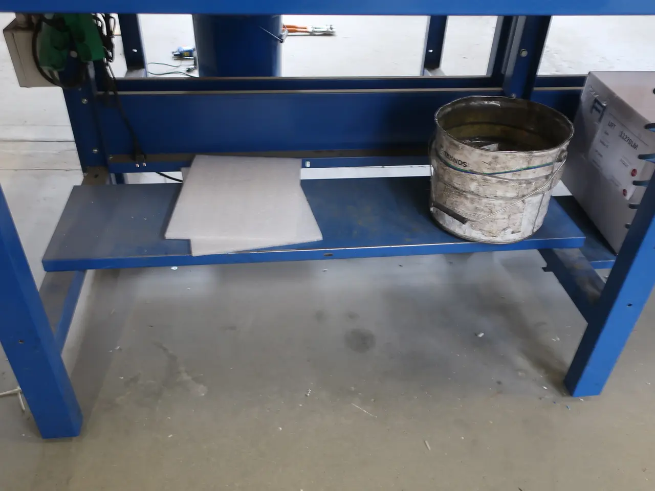 Billede 4 - Arbejdsbord med indhold
