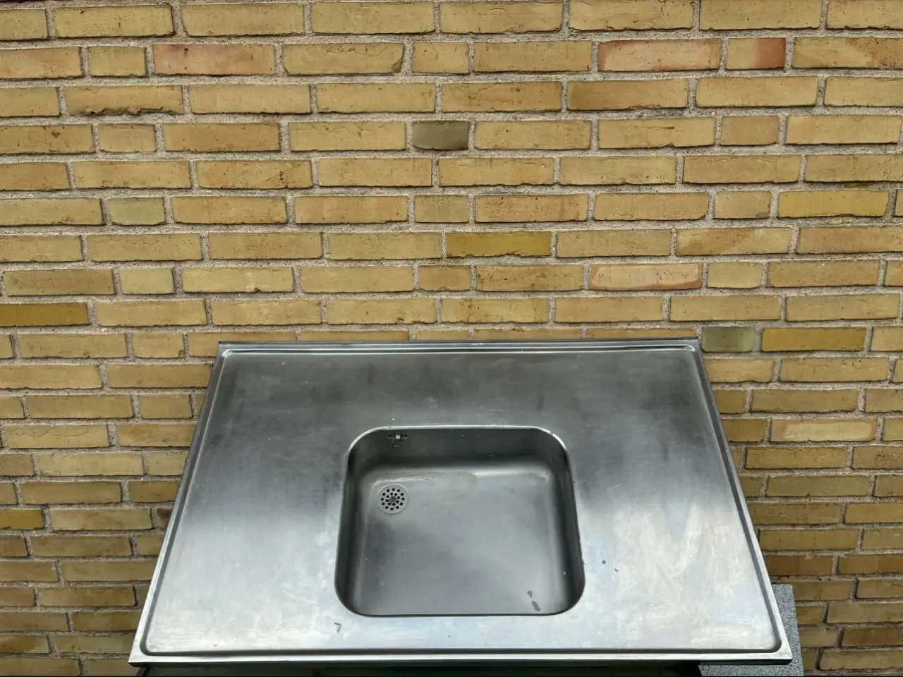 Billede 2 - Stålbord med vask