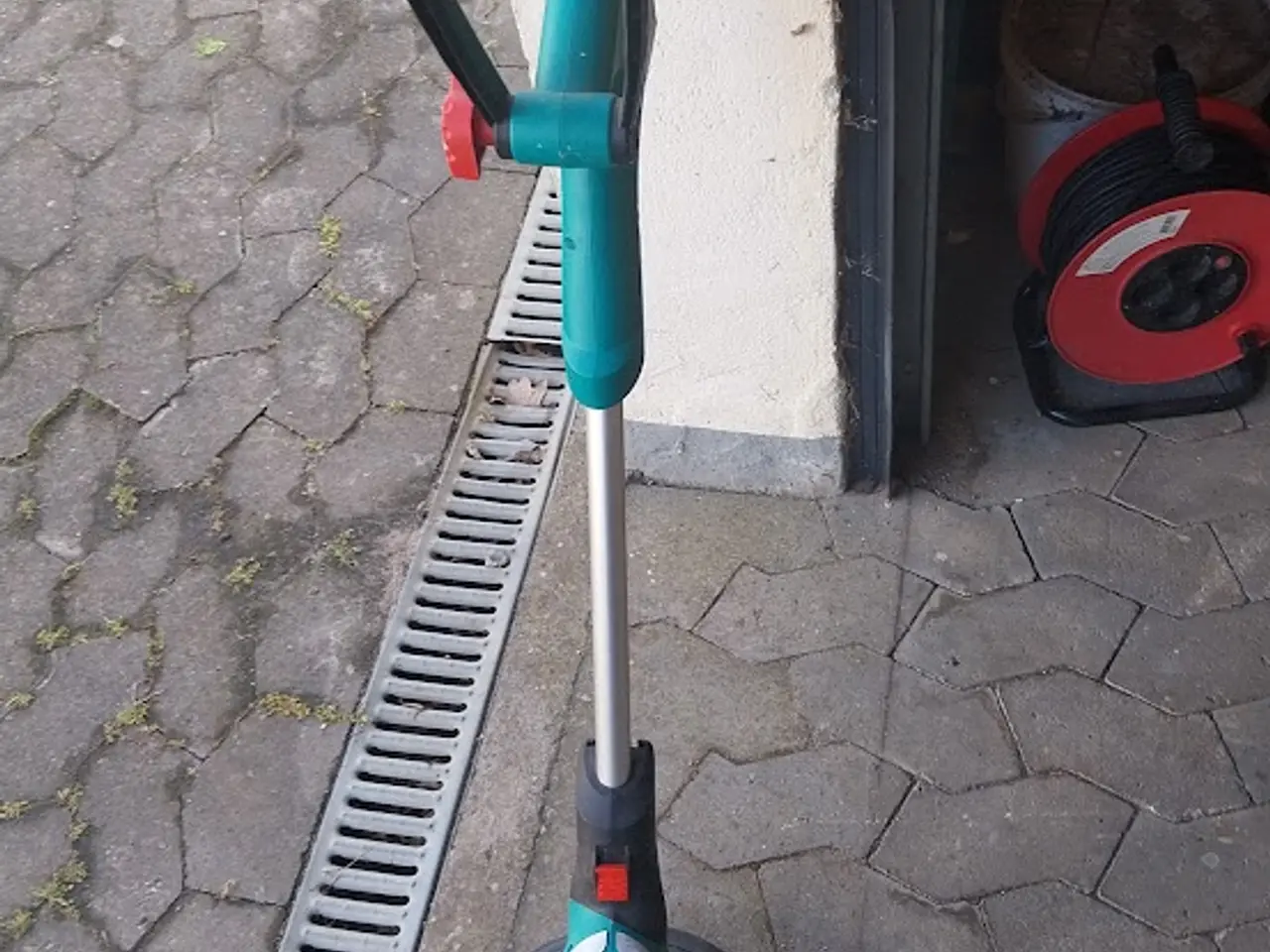 Billede 3 - Kantklipper og græstrimmer