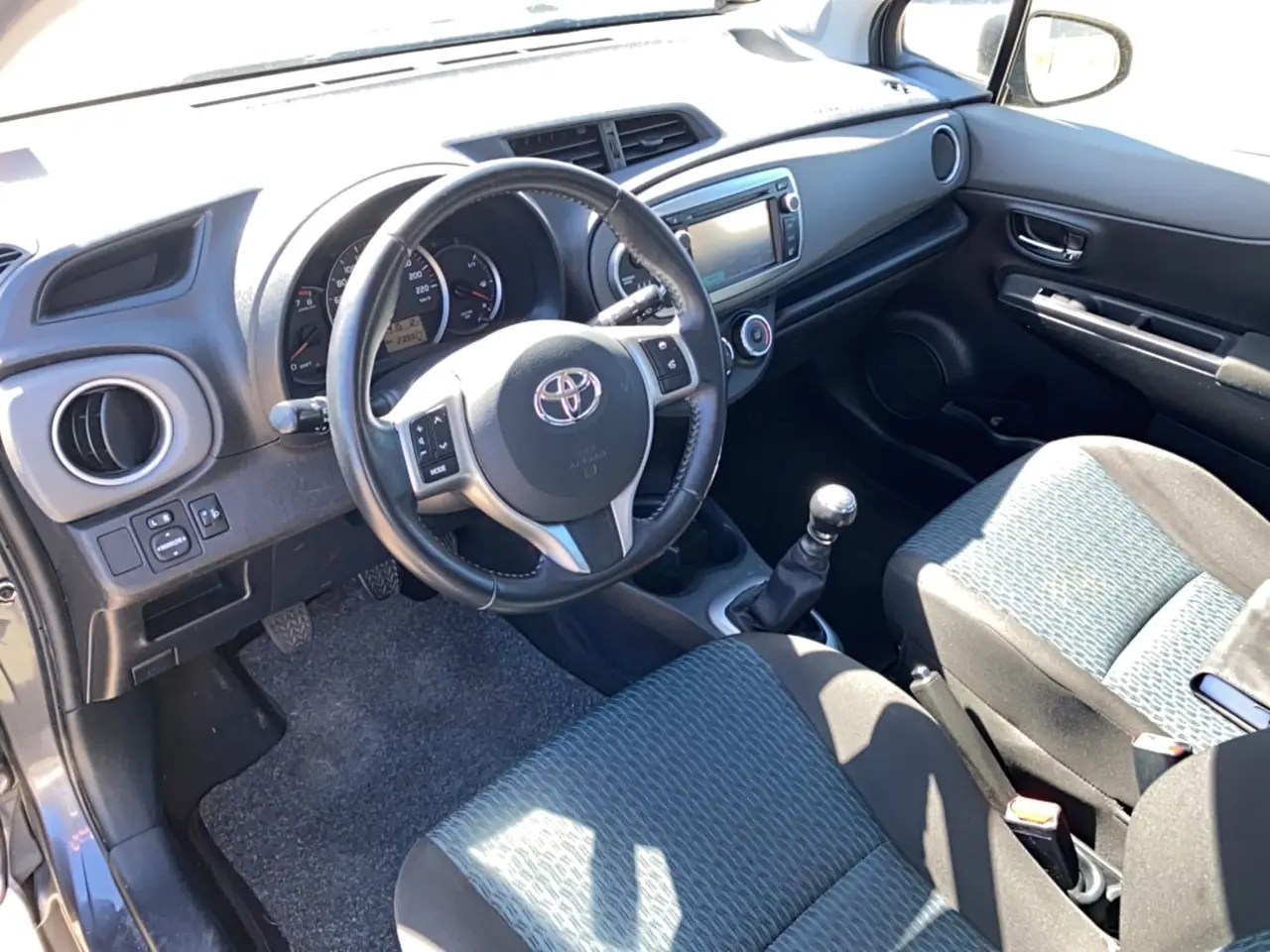 Billede 6 - Toyota YARIS T2 Touch...1.3.benzin pæn køre godt
