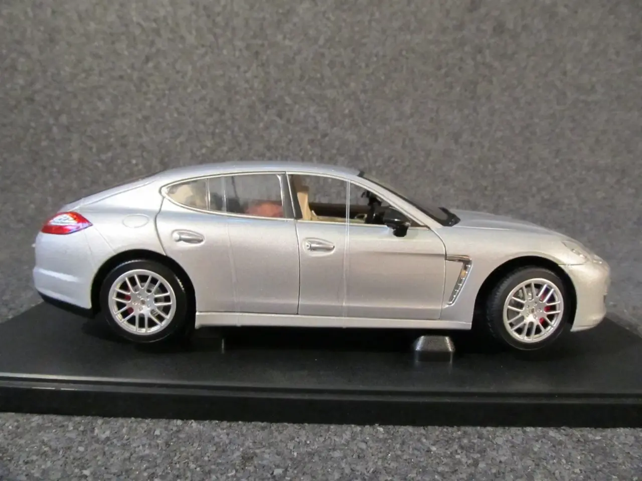 Billede 4 - 2009 Porsche Panamera - 1:18 