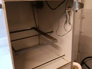 Fuldautomatisk rugemaskine til 120 æg