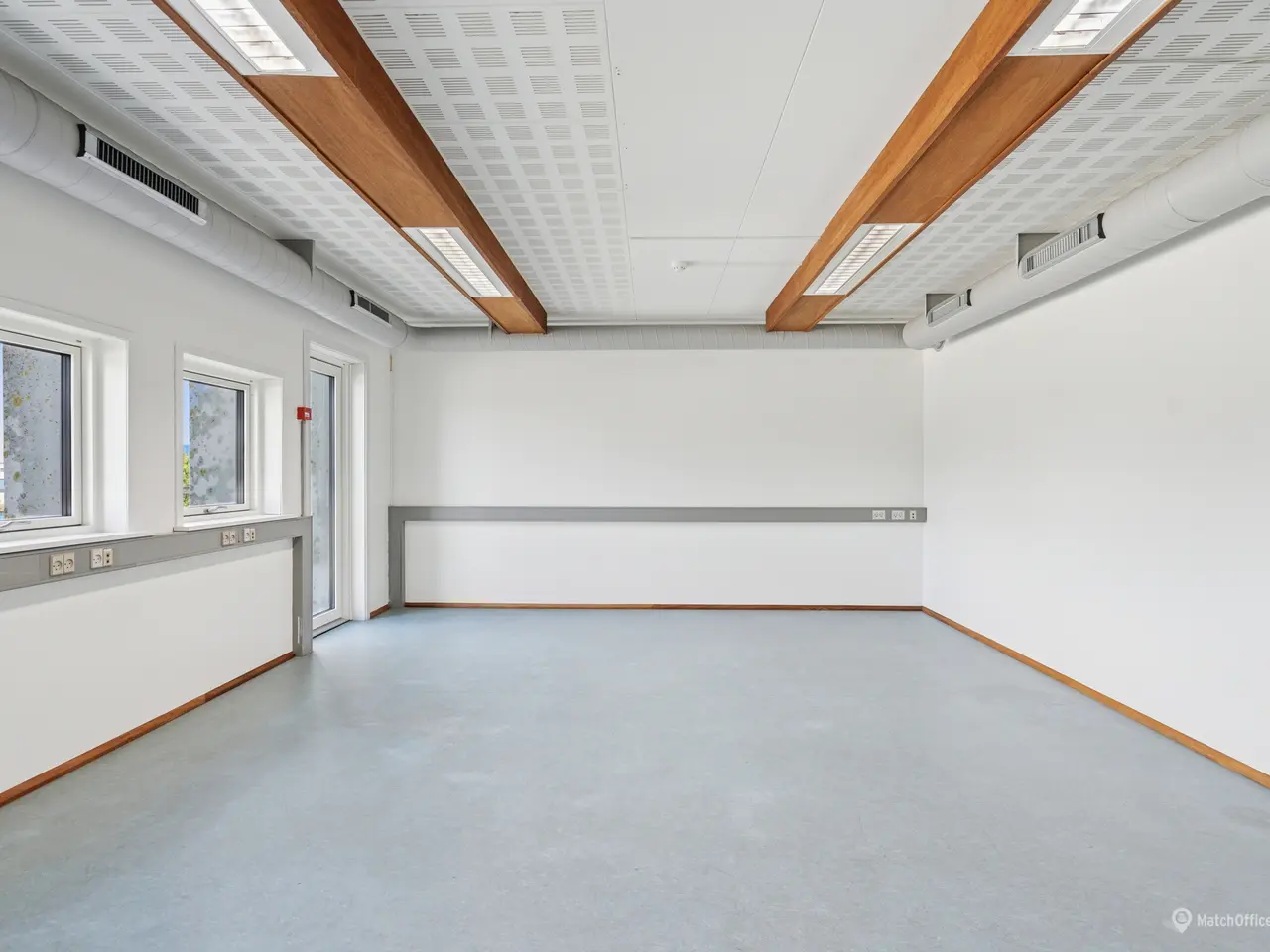 Billede 7 - Nyistandsatte kontor- og lagerlokaler med adgang til vareelevator