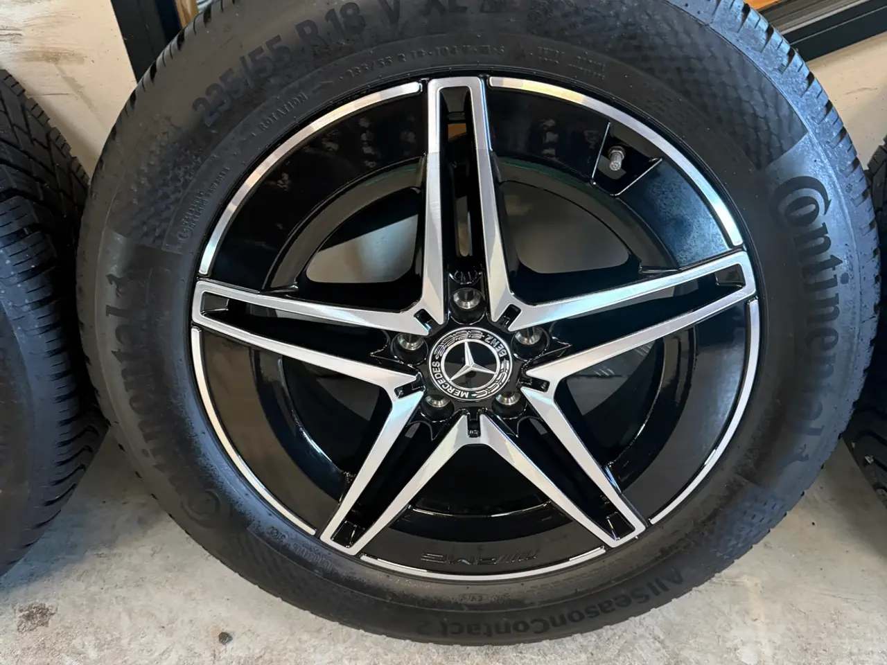 Billede 3 - Originale 18” Mercedes fælge med Continental helår