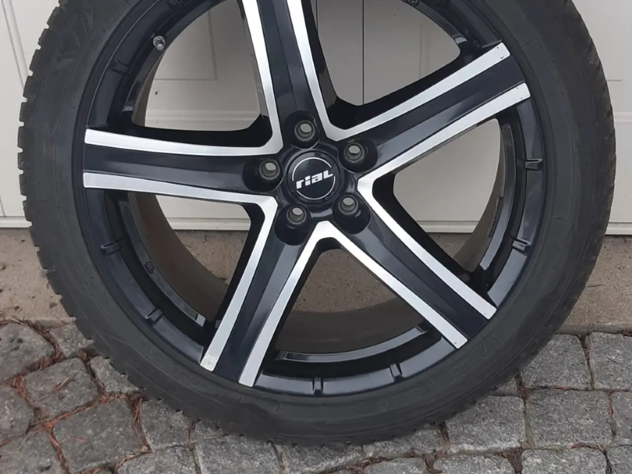 Billede 2 - Alufælge og vinterdæk Mercedes GLE 350.