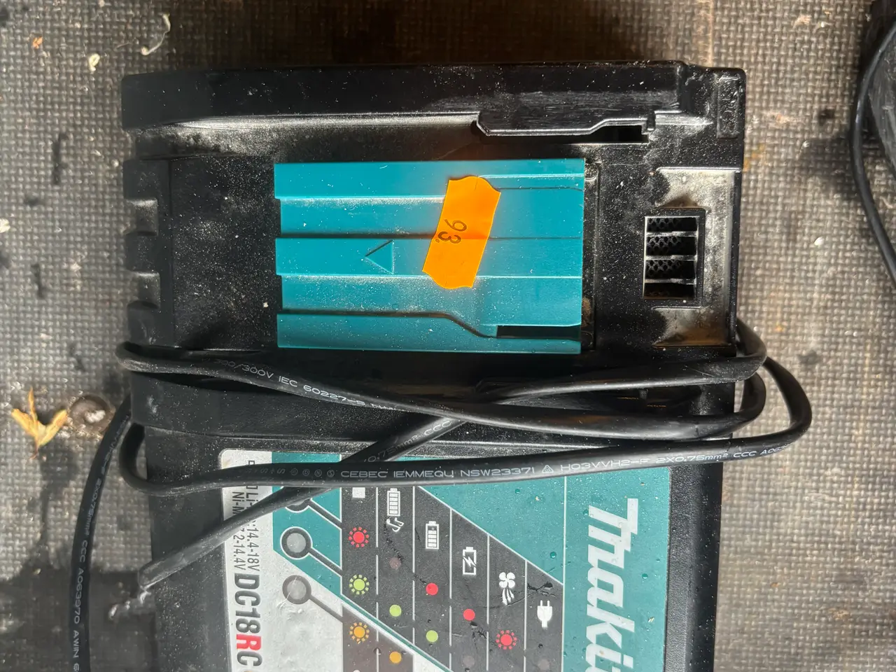 Billede 1 - Batterilader MAKITA