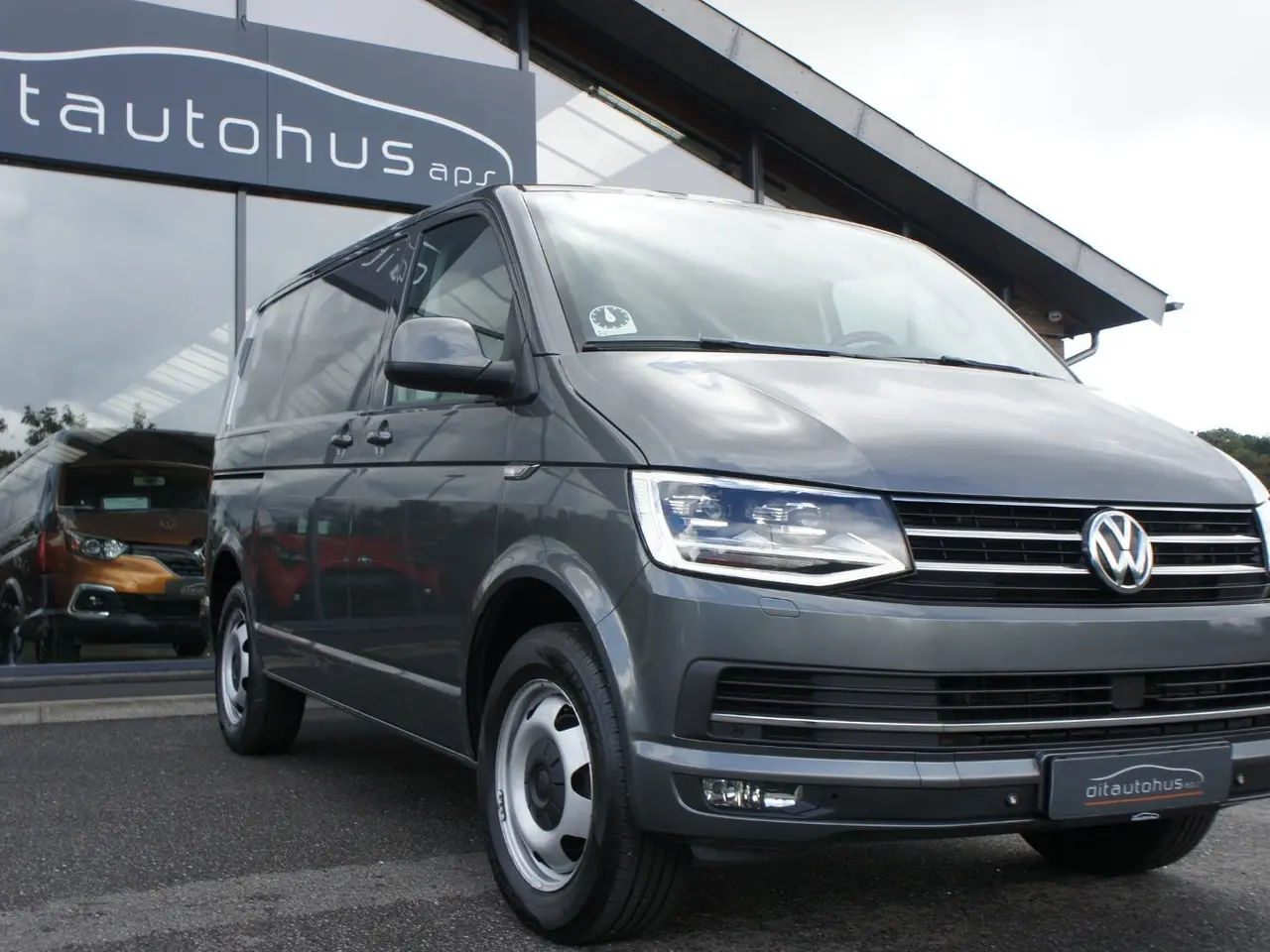 Billede 2 - VW Transporter 2,0 TDi 150 Kassevogn DSG kort
