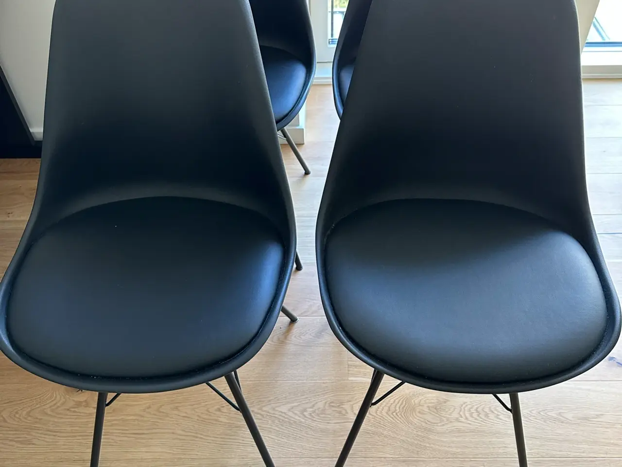 Billede 1 - 4 smarte spisebordsstole - giv et bud