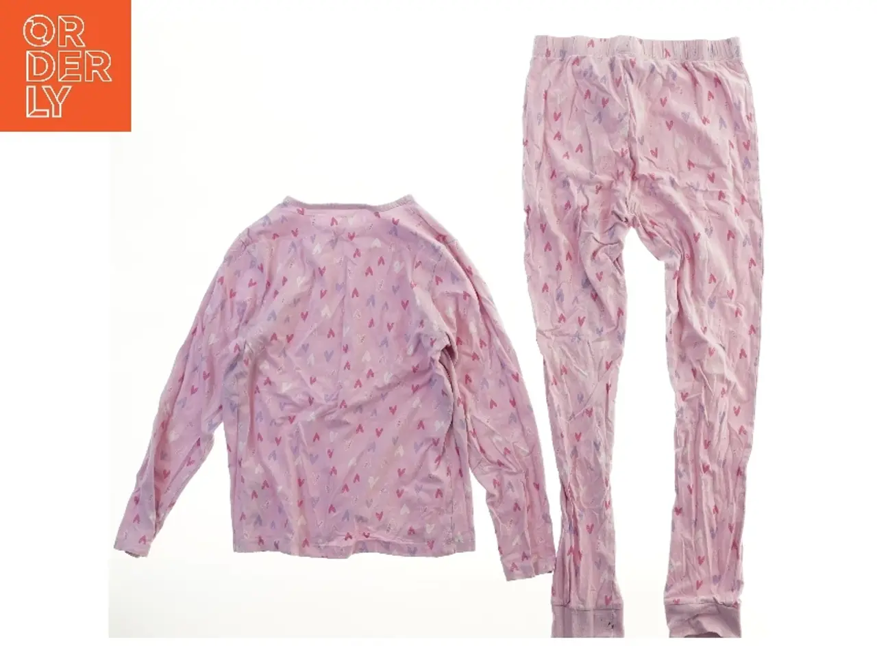 Billede 2 - Sæt med natbluse og natbukser med hjerter fra Name It (str. 140)