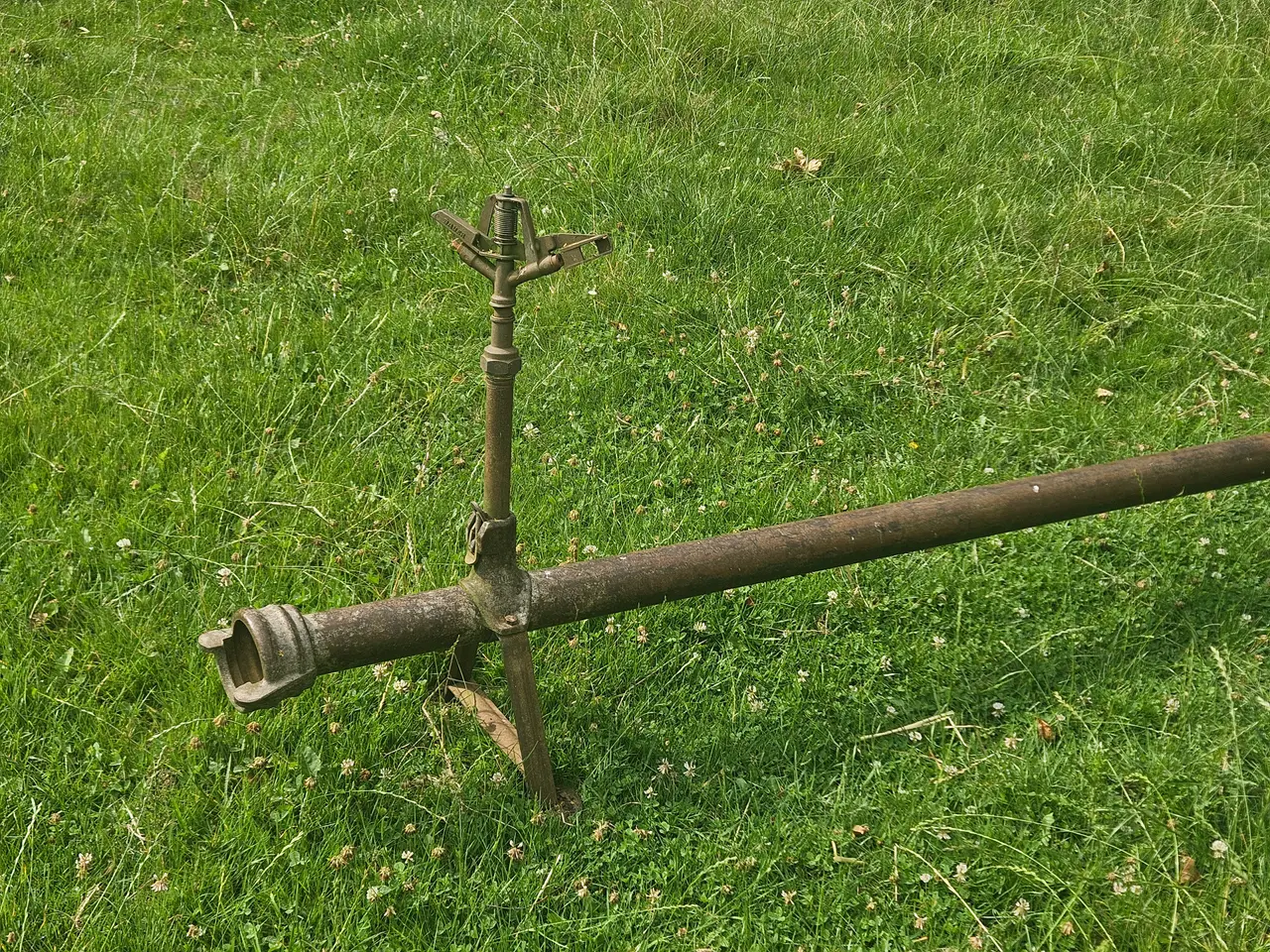 Billede 1 - Markvandingsrør med sprinkler