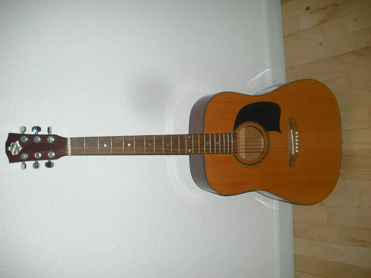 Billede 1 -  Washburn Akustisk Guitar 