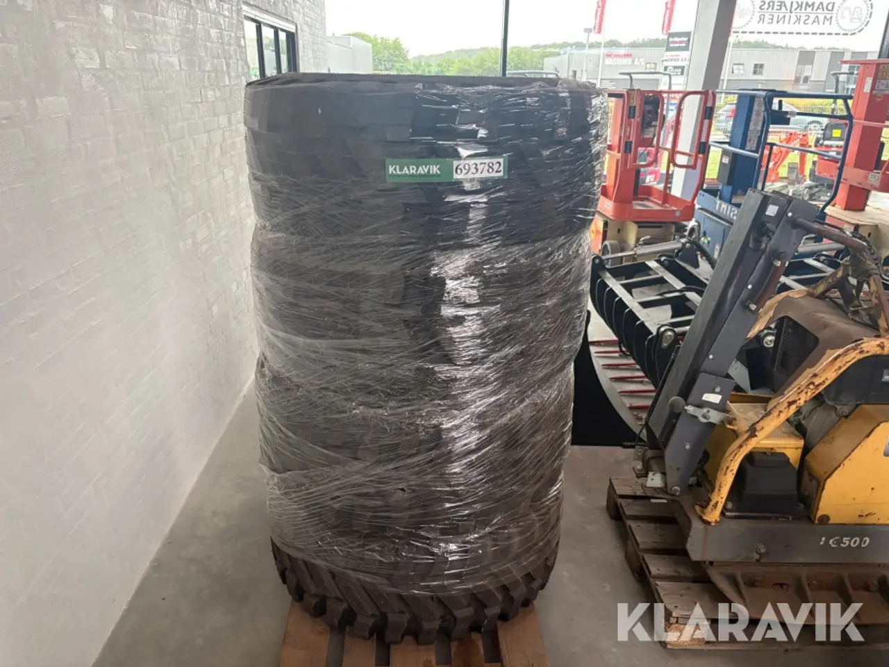 Billede 2 - Entreprenørdæk med fælge Goodyear Powerload 4 styk