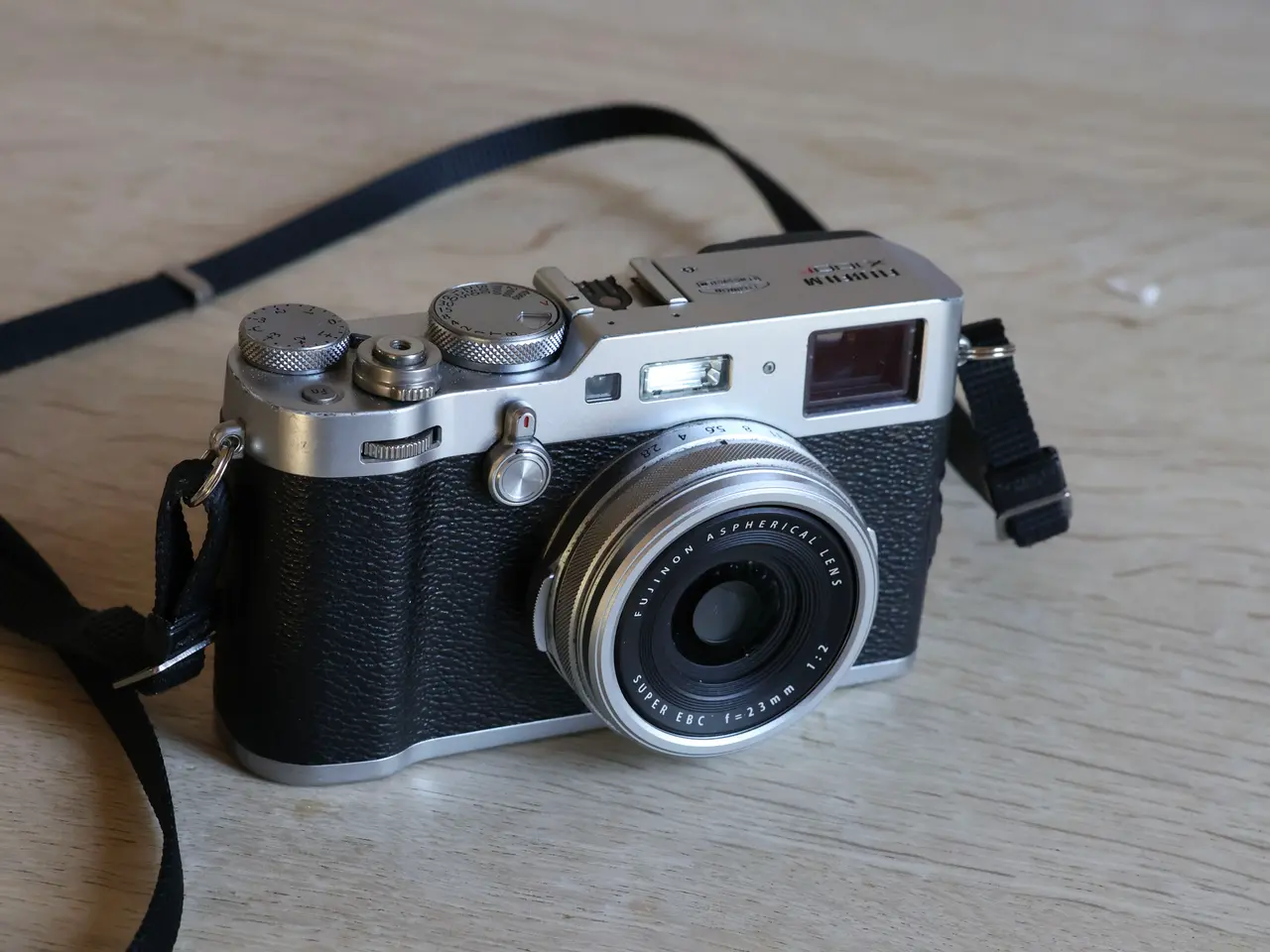 Billede 2 - Fujifilm X100F digitalt kamera med sort læderetui