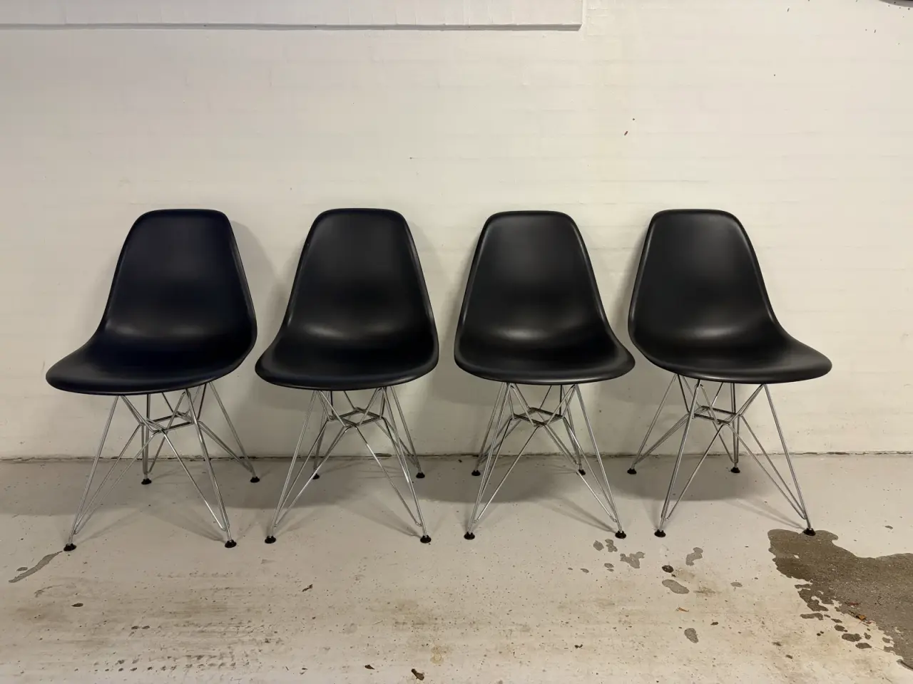Billede 1 - Eames DSR sorte spisebordsstole 4/6 stk