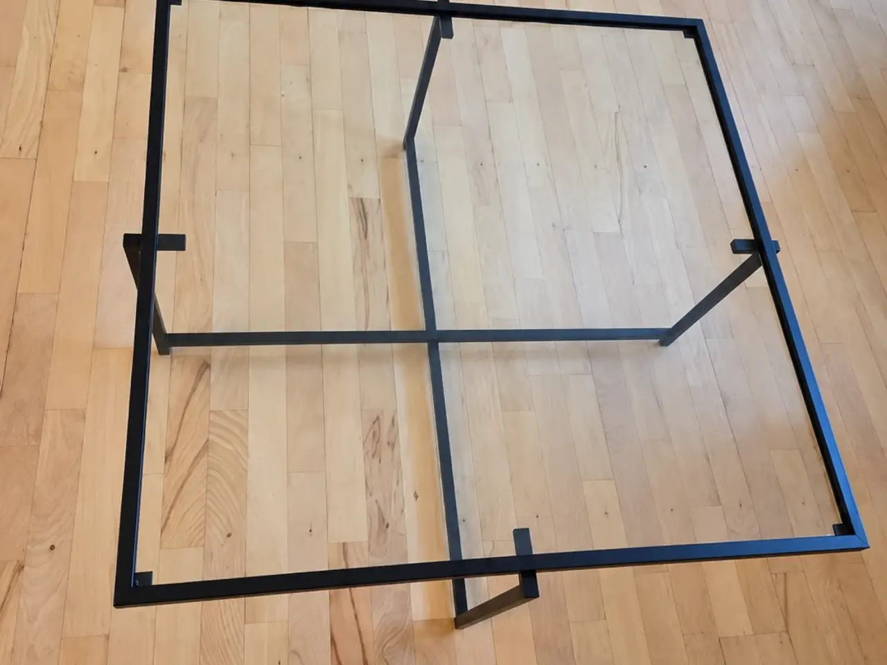 Billede 2 - Moderne glasbord med sort metalstel
