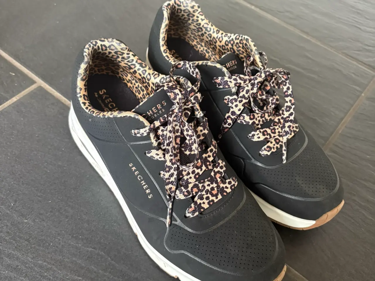 Billede 2 - 2 par fede sketchers sneakers